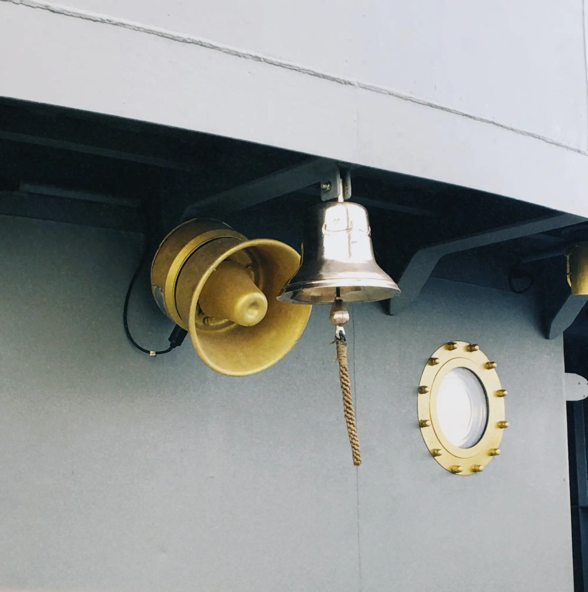 Bell as a symbol of expense control and tracking in the software